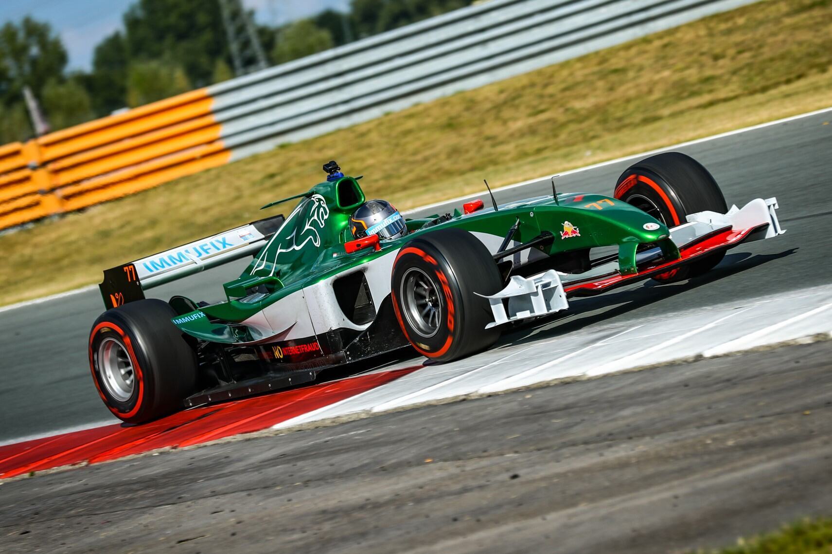 Jaguar r5.jpg
