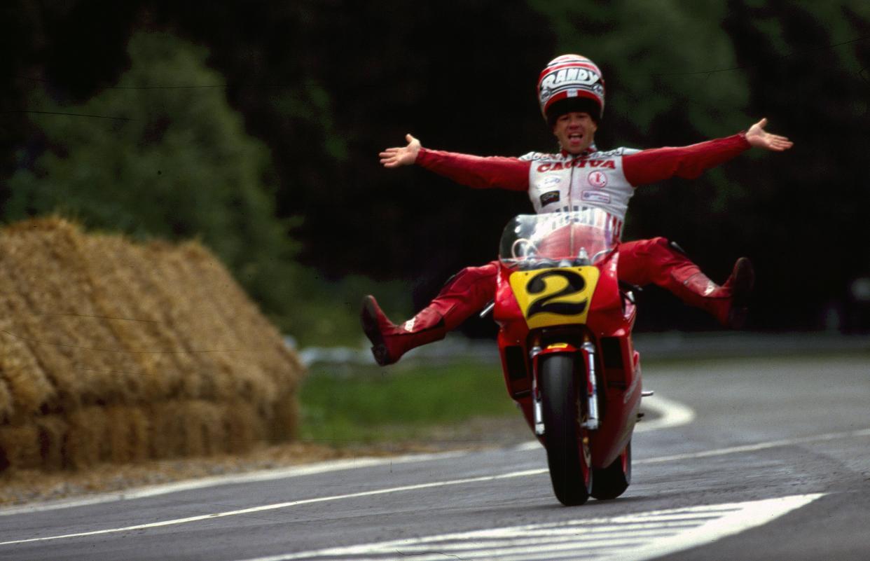 1988_mamola_cagiva.gallery_full_top_lg.jpg